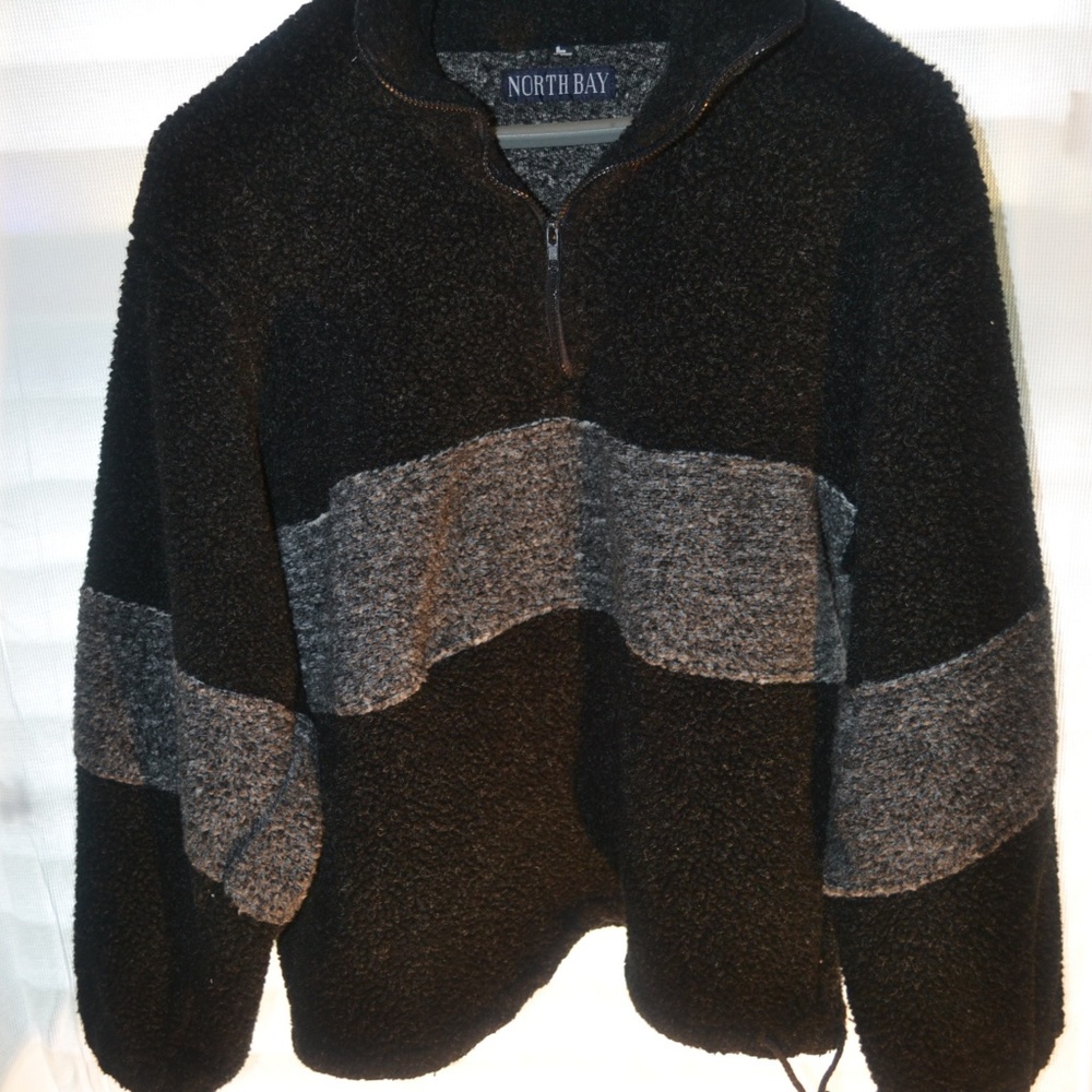 North Bay men's Fleece pullover top jacket.